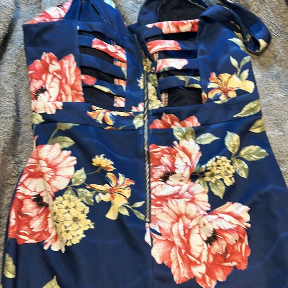 Floral dress - Picture 3 of 3